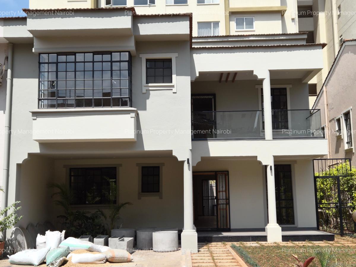 4 Bed House with En Suite at Westlands - 1