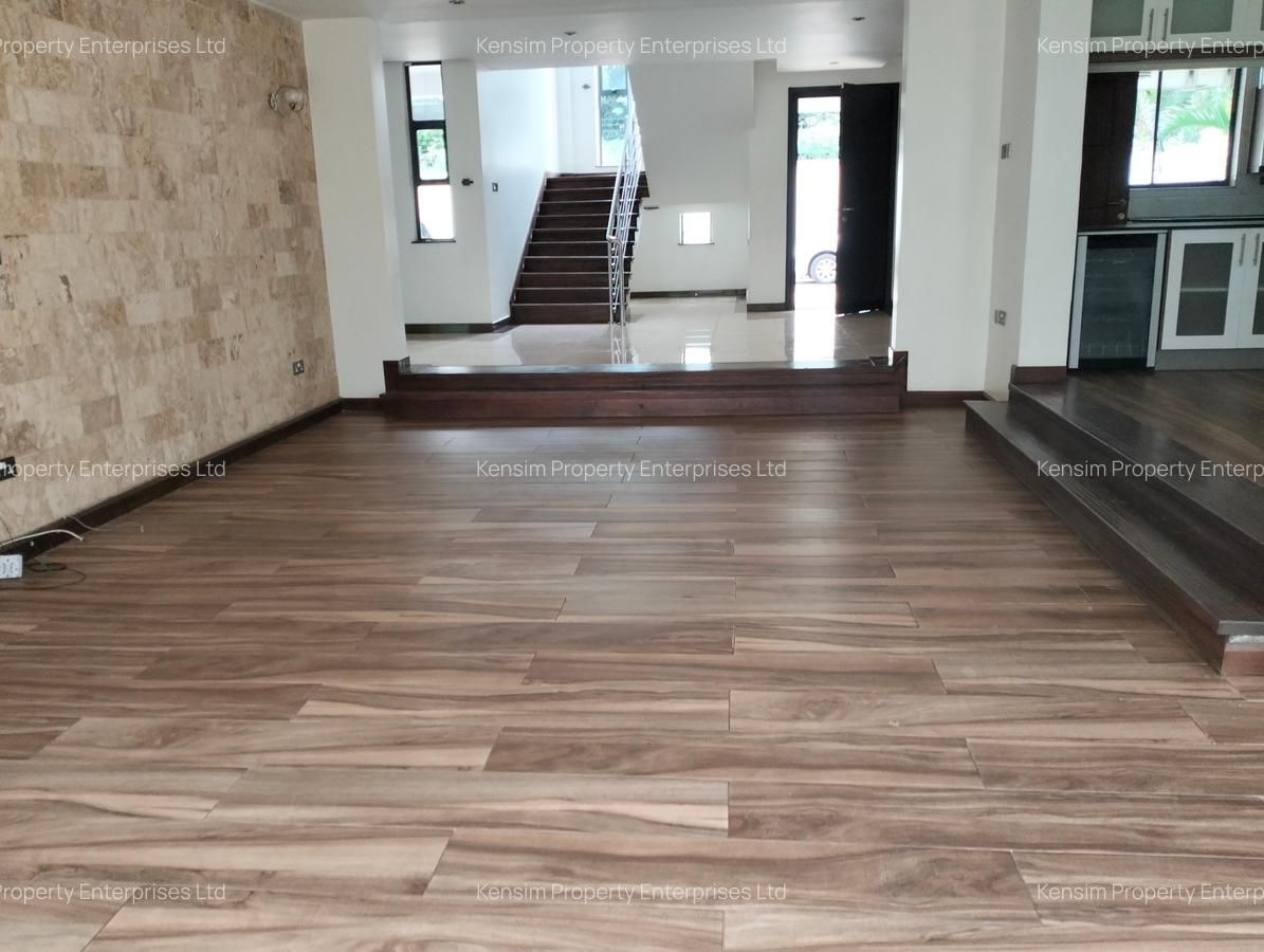 5 Bed Townhouse with En Suite in Lavington - 4