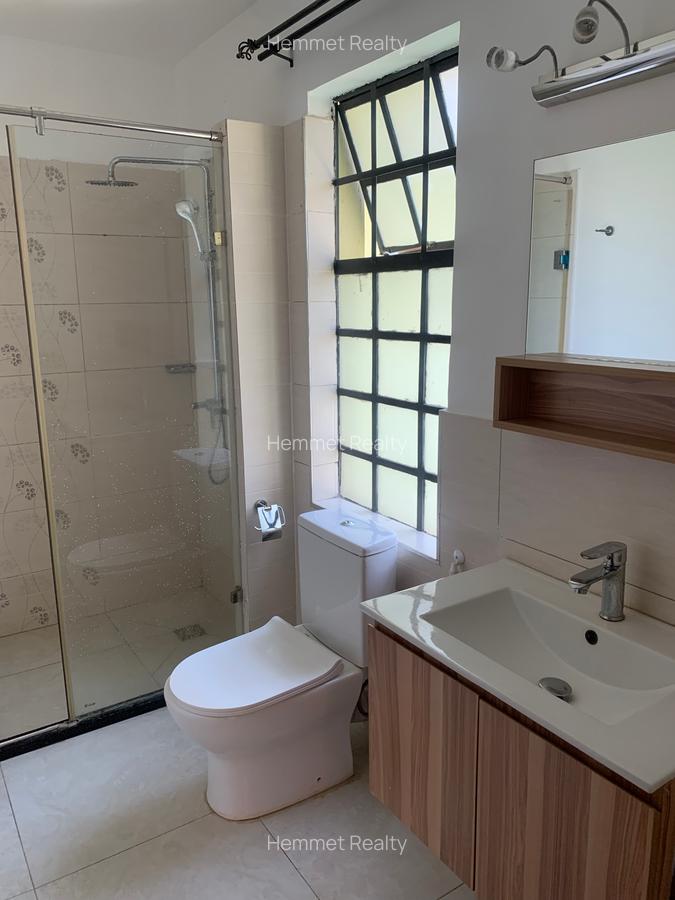4 Bed Villa with En Suite in Kitisuru - 16