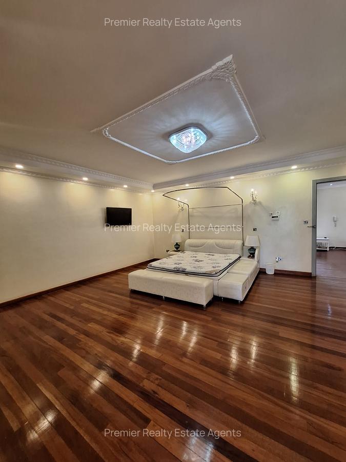 5 Bed Villa with En Suite at Runda - 12