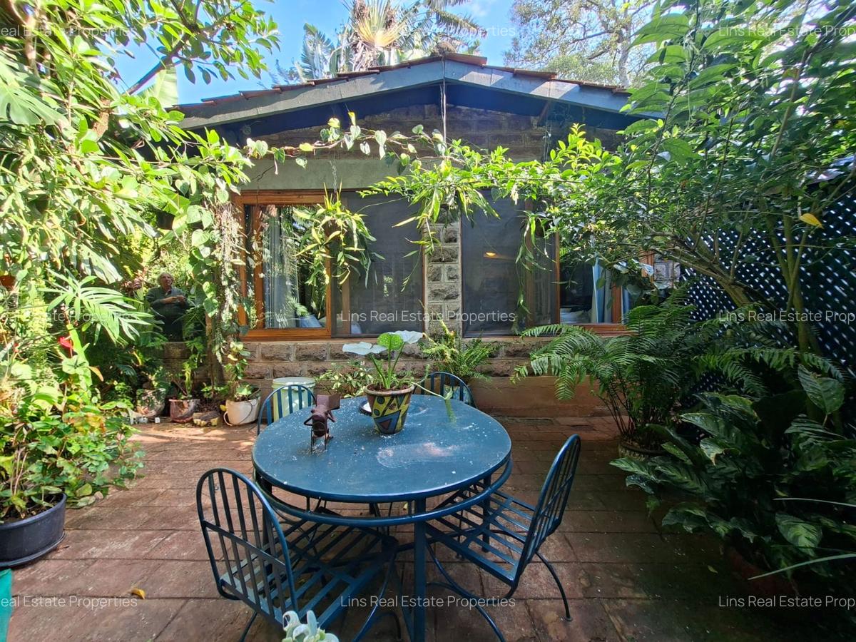 1 Bed House with En Suite in Rosslyn - 6