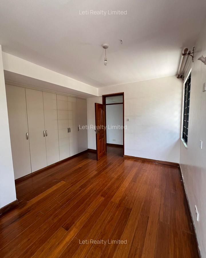 5 Bed Townhouse with En Suite in Lavington - 9