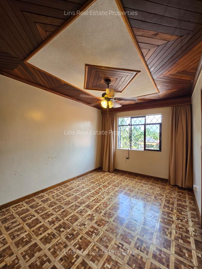 5 Bed House with En Suite in Runda - 7