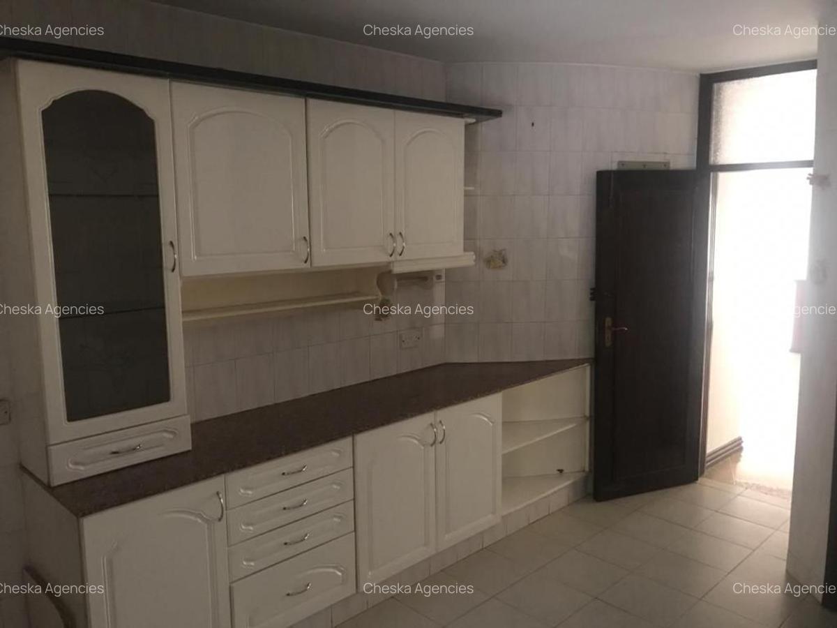 5 Bed Townhouse with En Suite in Rhapta Road - 3