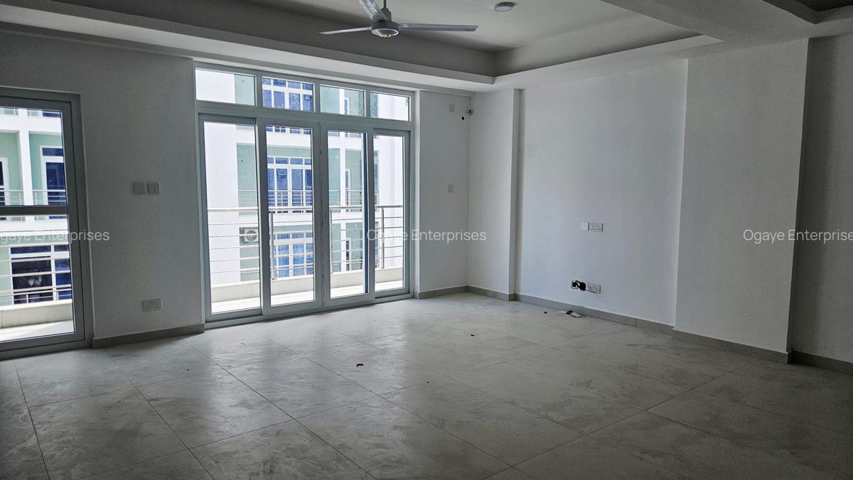 2 Bed Apartment with En Suite at Off Links Road - 5