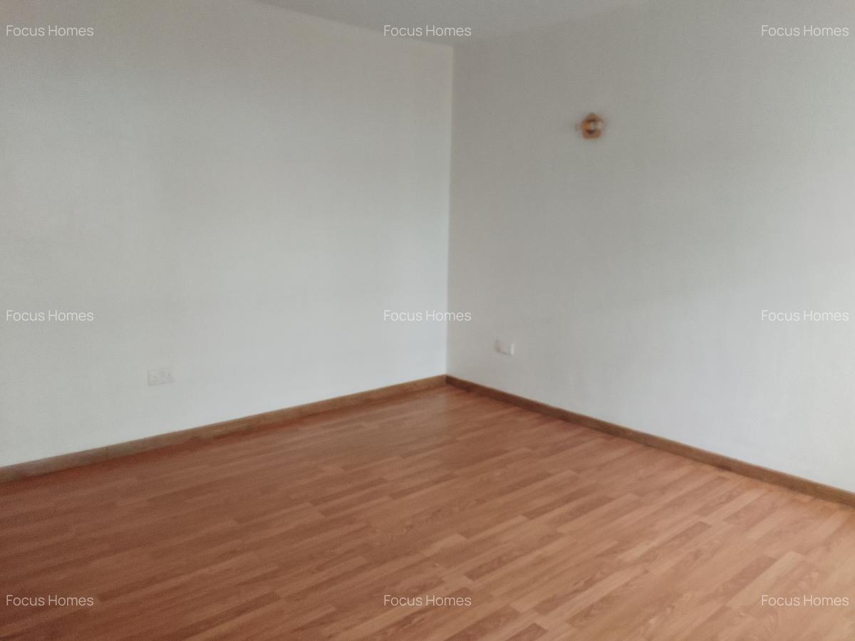 5 Bed Townhouse with En Suite in Lavington - 10