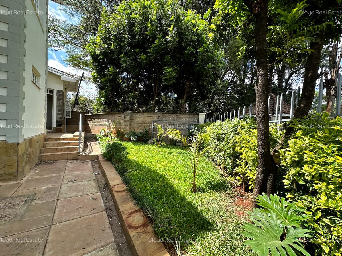 5 Bed Townhouse with En Suite in Lavington - 14