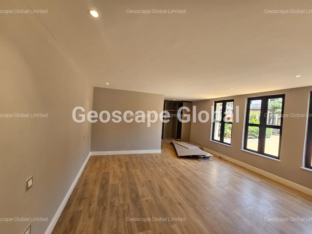 4 Bed House with En Suite in Runda - 15