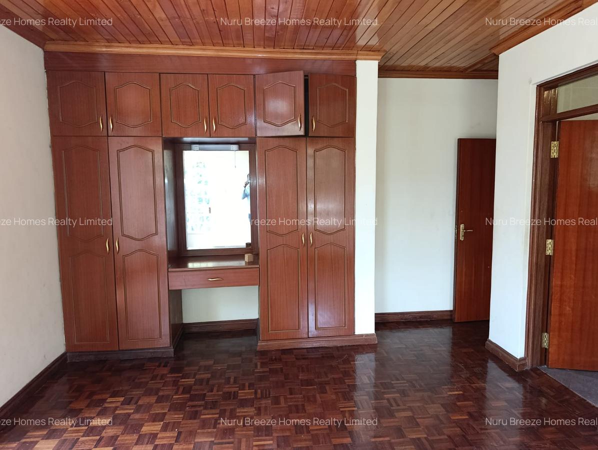 5 Bed House with En Suite in Runda - 7
