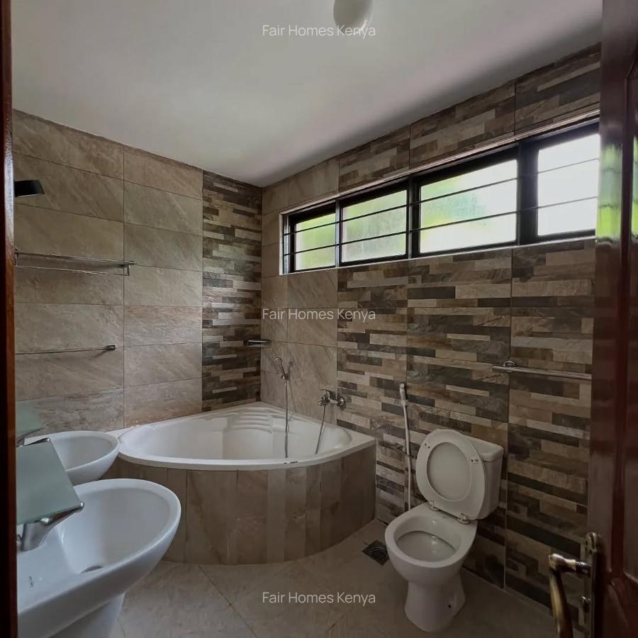 5 Bed Townhouse with En Suite at Convent Drive - 7