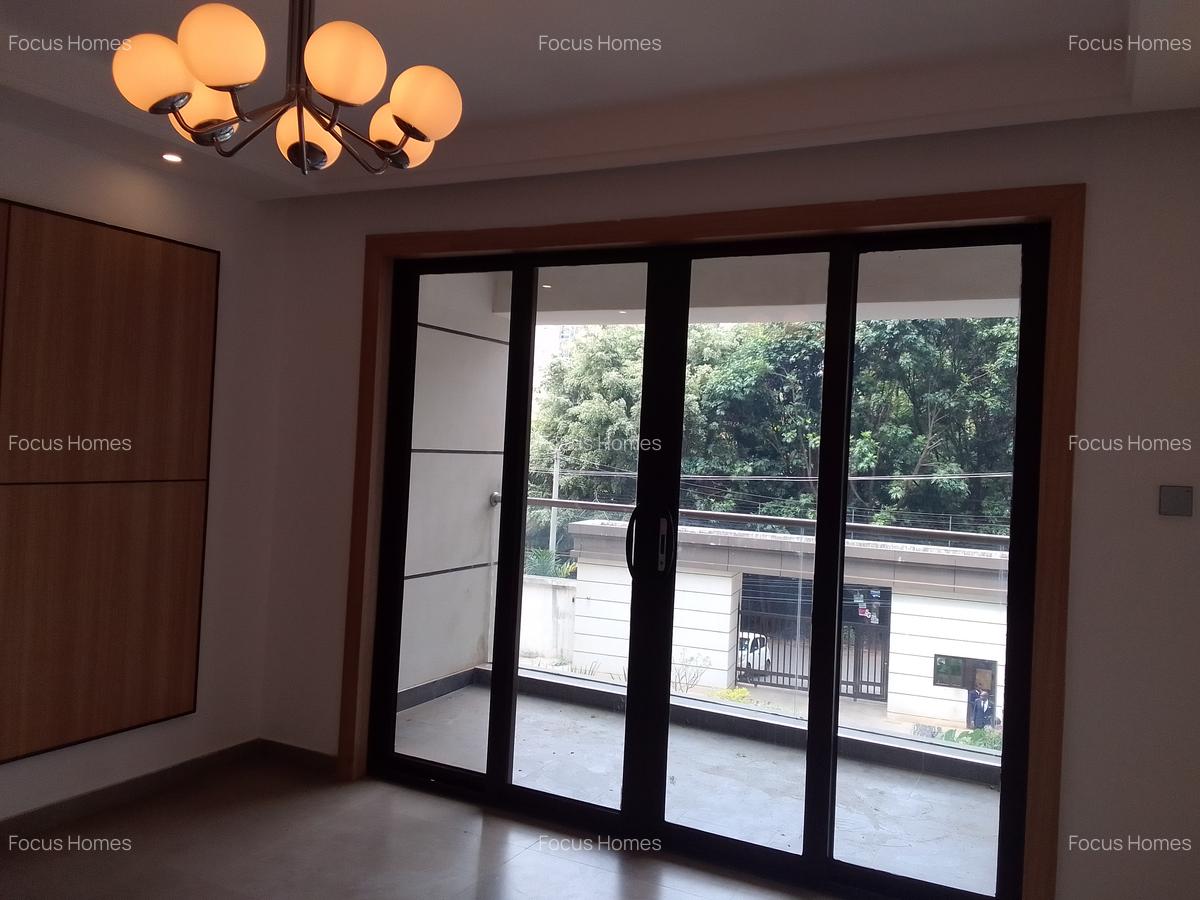 2 Bed Apartment with En Suite in Riverside - 6