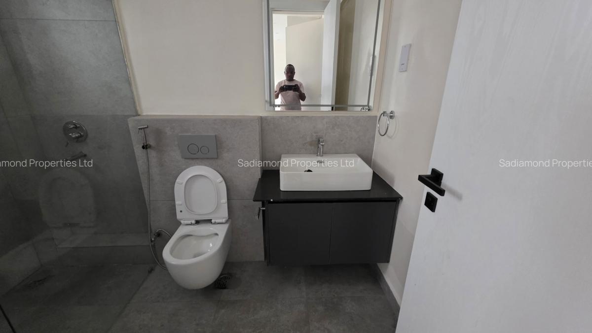 3 Bed Apartment with En Suite in General Mathenge - 9