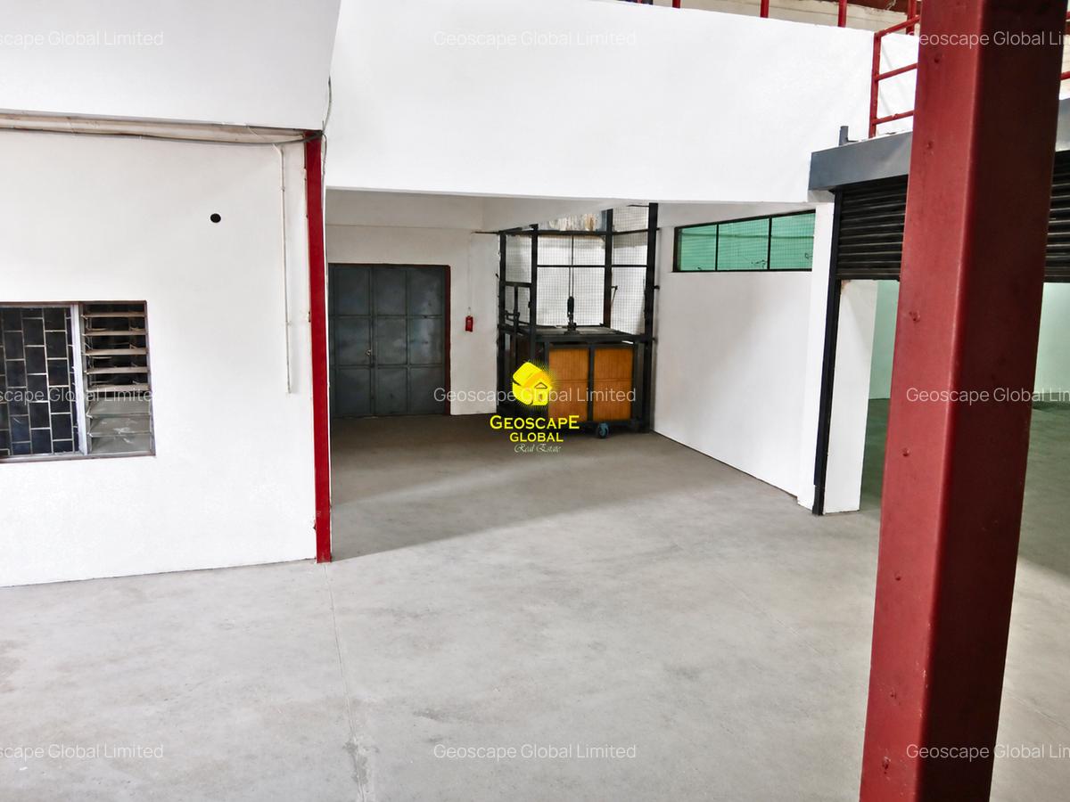 28,602 ft² Warehouse with Fibre Internet in Industrial Area - 8