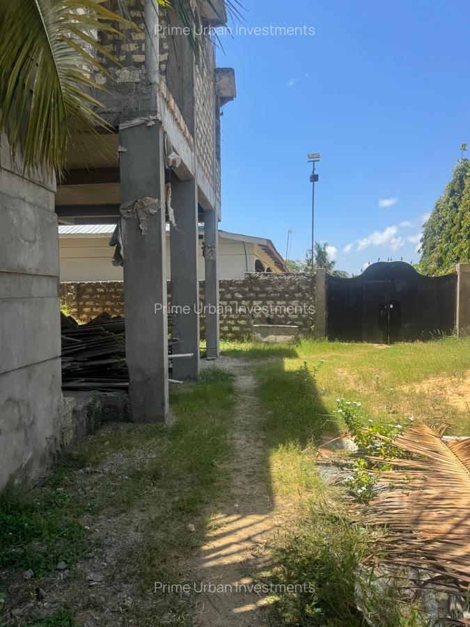 Serviced 10 Bed Apartment with En Suite at Mtwapa Cbd - 14