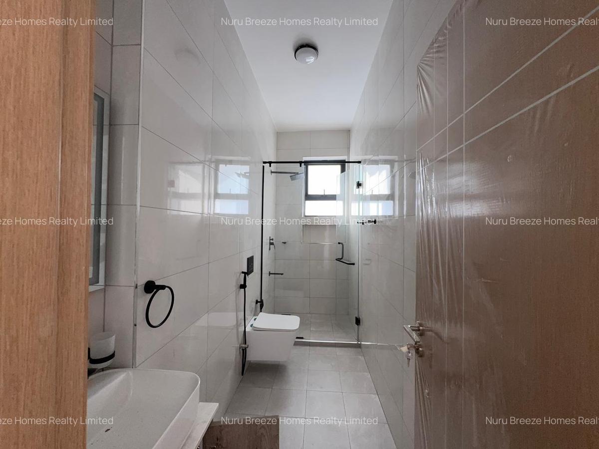 3 Bed Apartment with En Suite in Brookside - 5