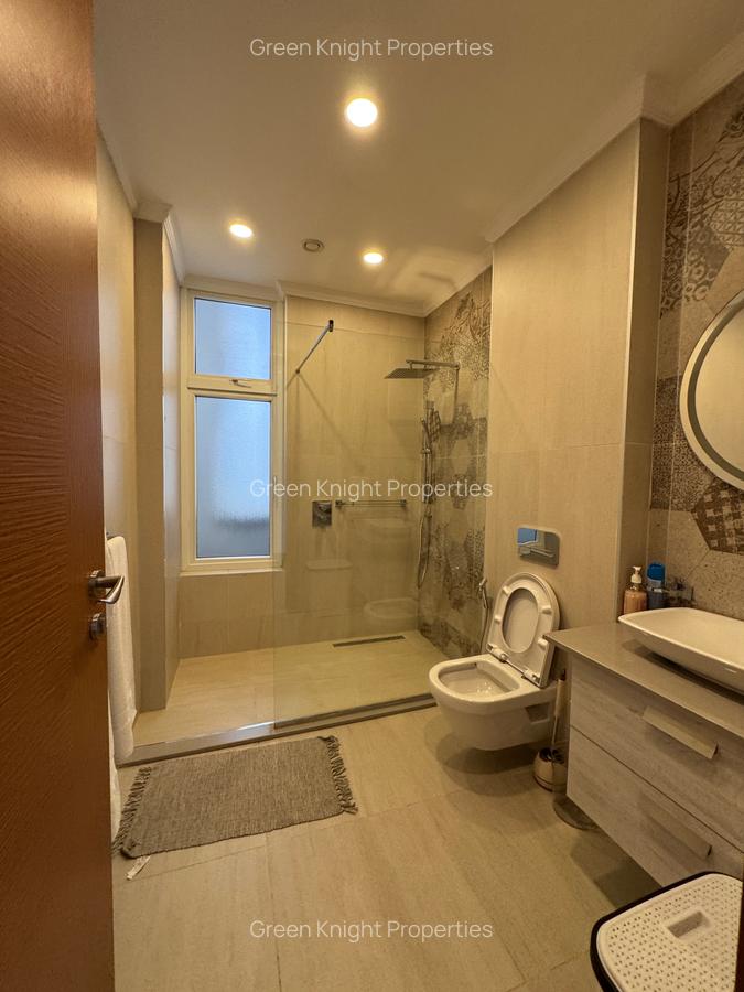 Serviced 2 Bed Apartment with En Suite in Parklands - 14