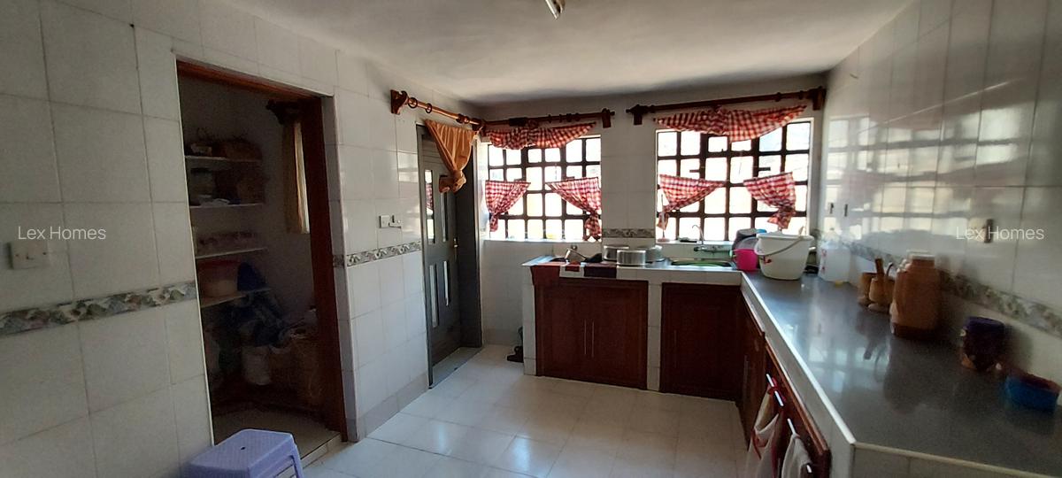 5 Bed House with En Suite at Rimpa - 6