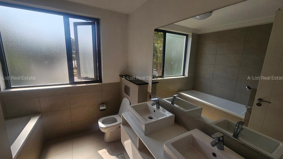 4 Bed Townhouse with En Suite at Garden City - 10