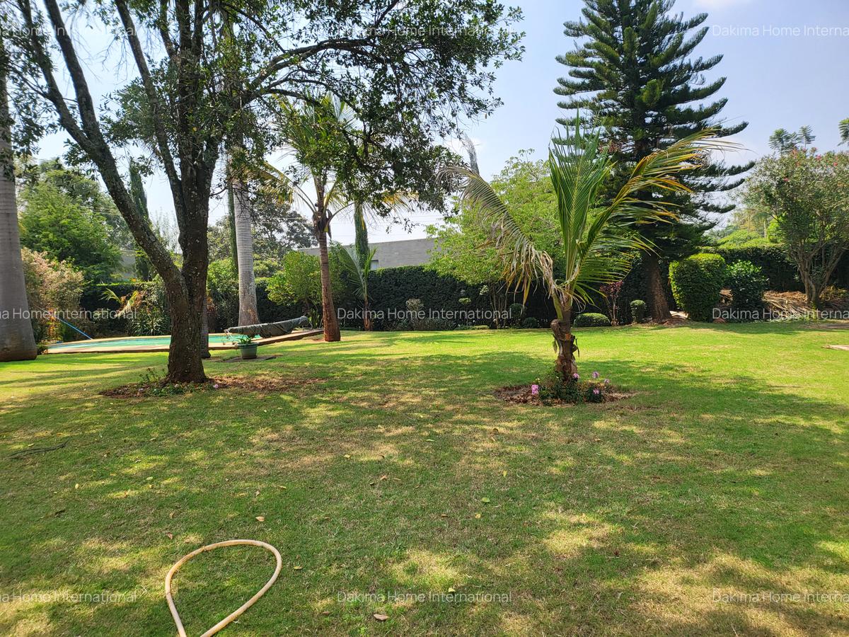 5 Bed House with En Suite in Runda - 16