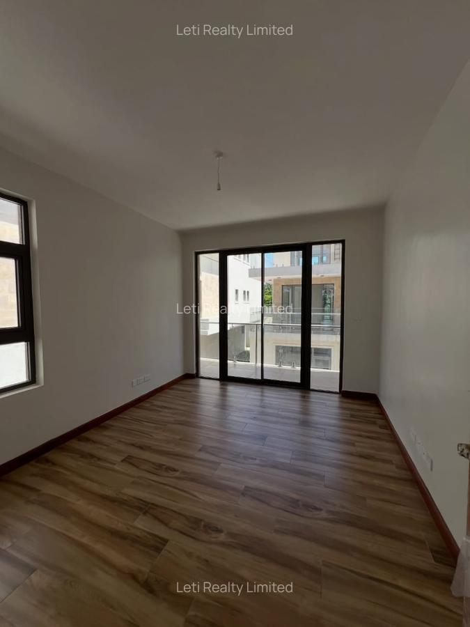 6 Bed Townhouse with En Suite in Lavington - 12