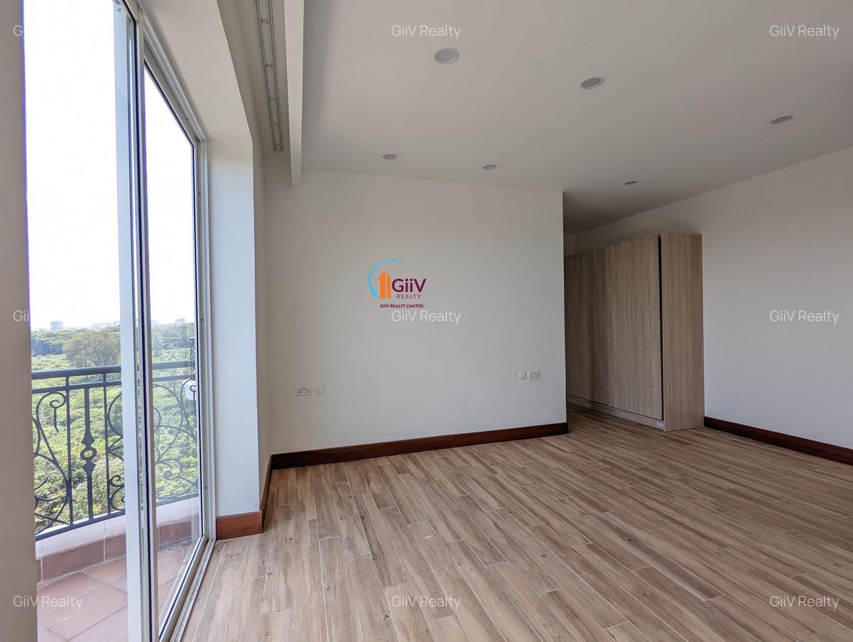 3 Bed Apartment with En Suite in Parklands - 13