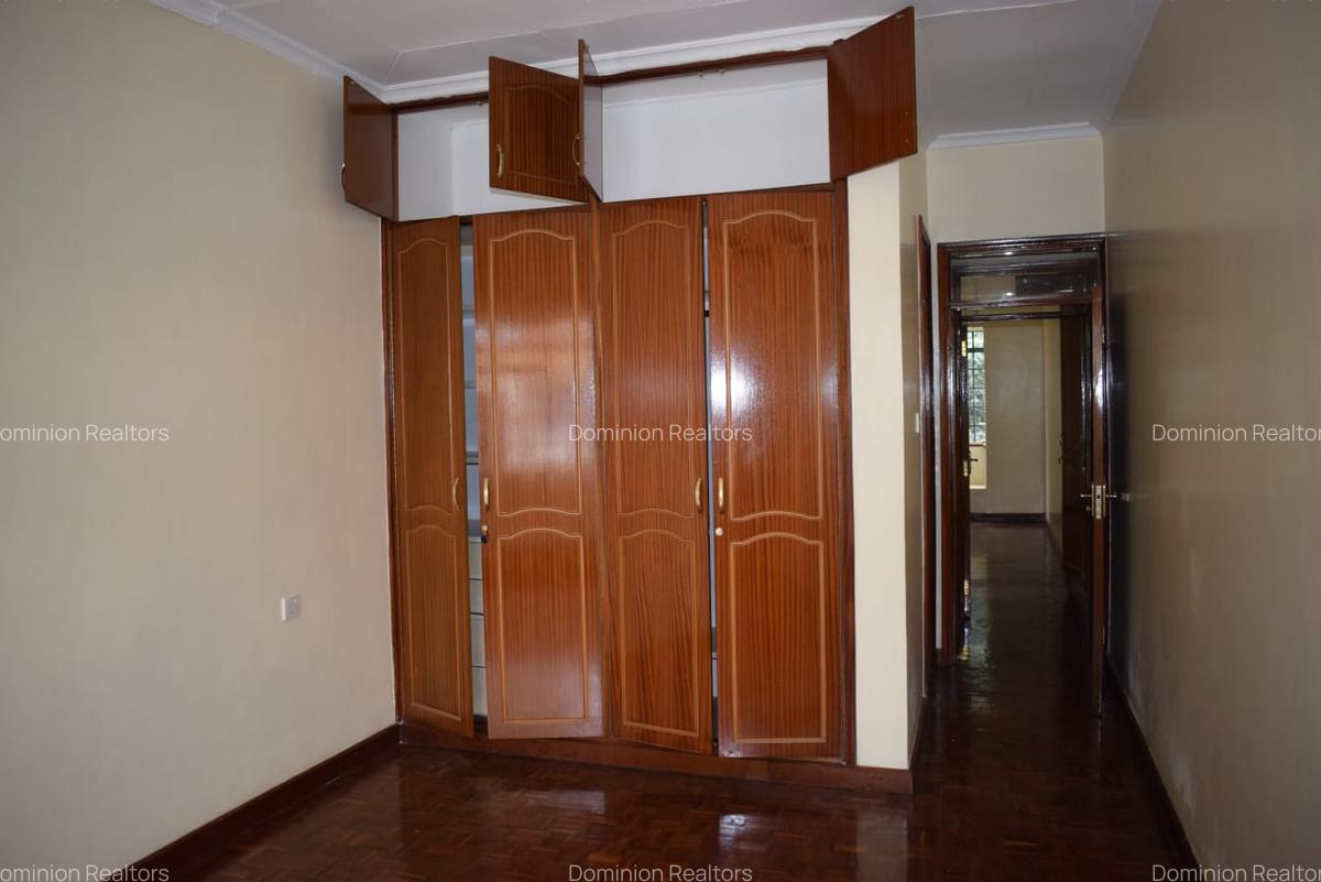 4 Bed Townhouse with En Suite at Brookside Gardens - 11
