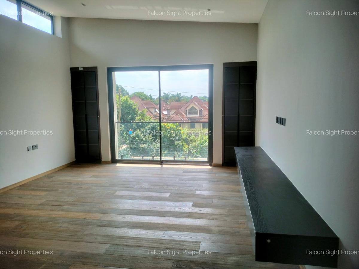 5 Bed Townhouse with Staff Quarters at Easy Access To Un Avenue And Few Minutes Drive To Rosyln Academy - 17