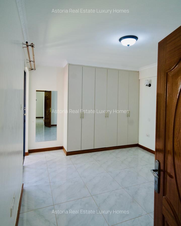 2 Bed Apartment with En Suite at 2026-411 - 10