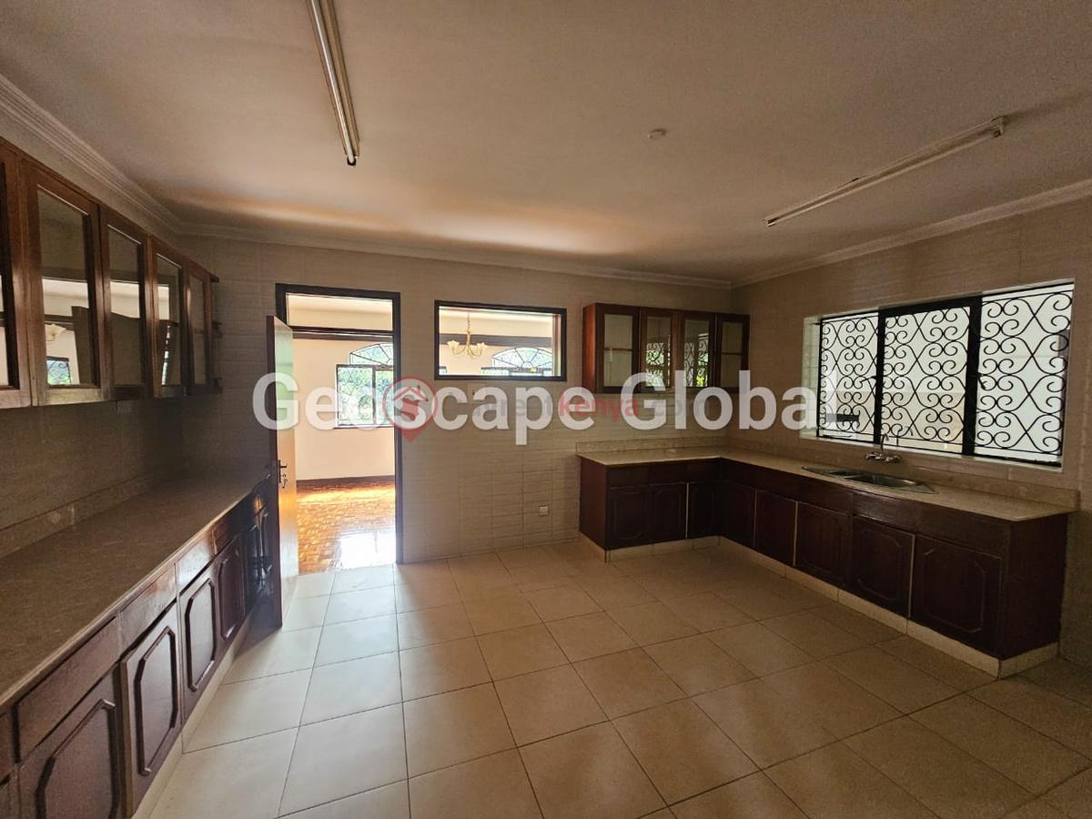 4 Bed House with En Suite in Kitisuru - 2