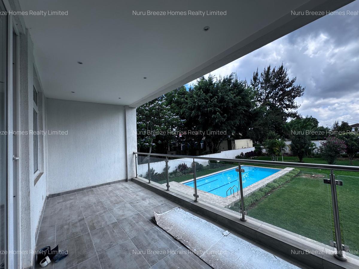 5 Bed House with En Suite in Runda - 10