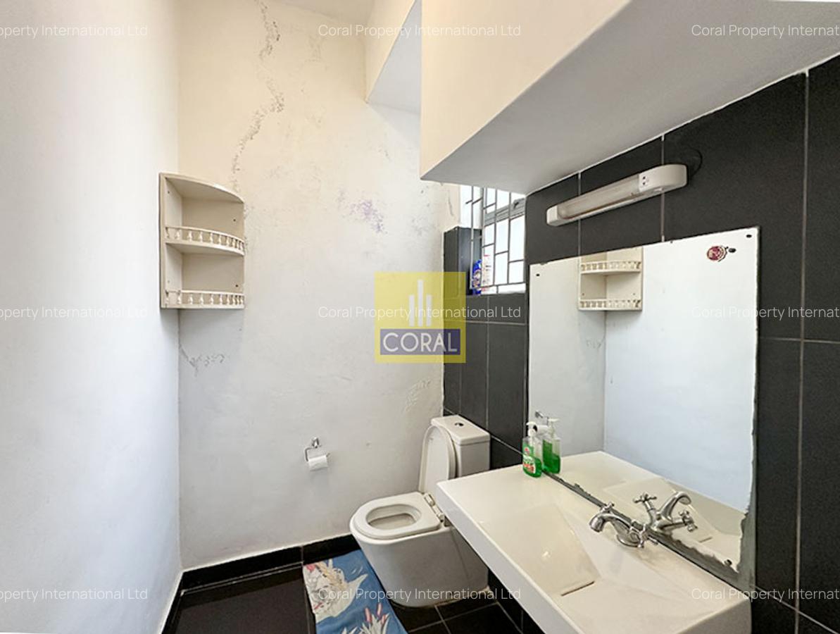 4 Bed Townhouse with Borehole in Westlands Area - 9