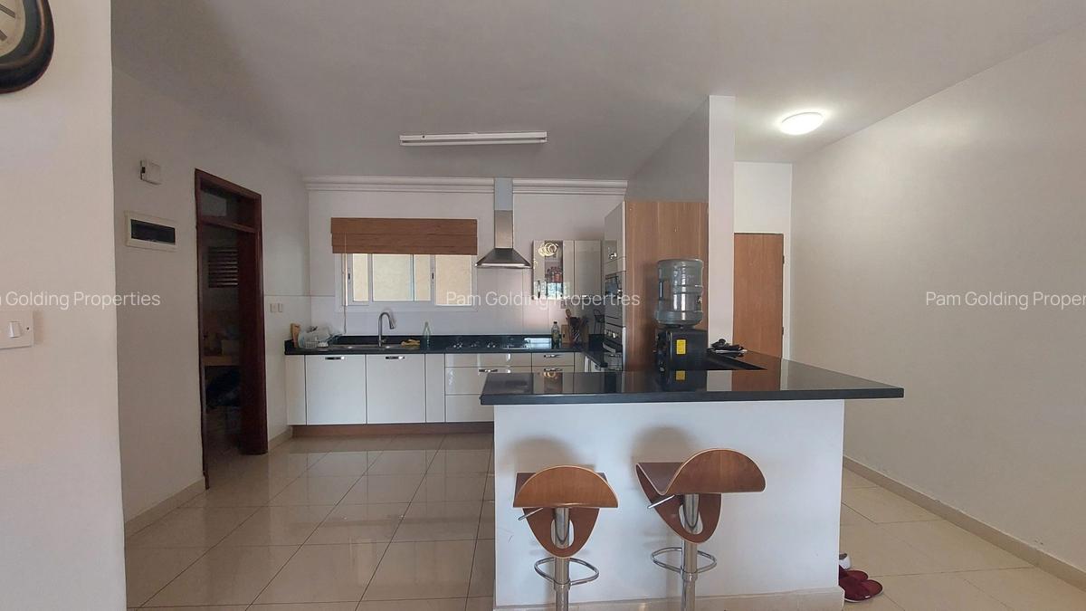 3 Bed Apartment with En Suite in Kileleshwa - 3