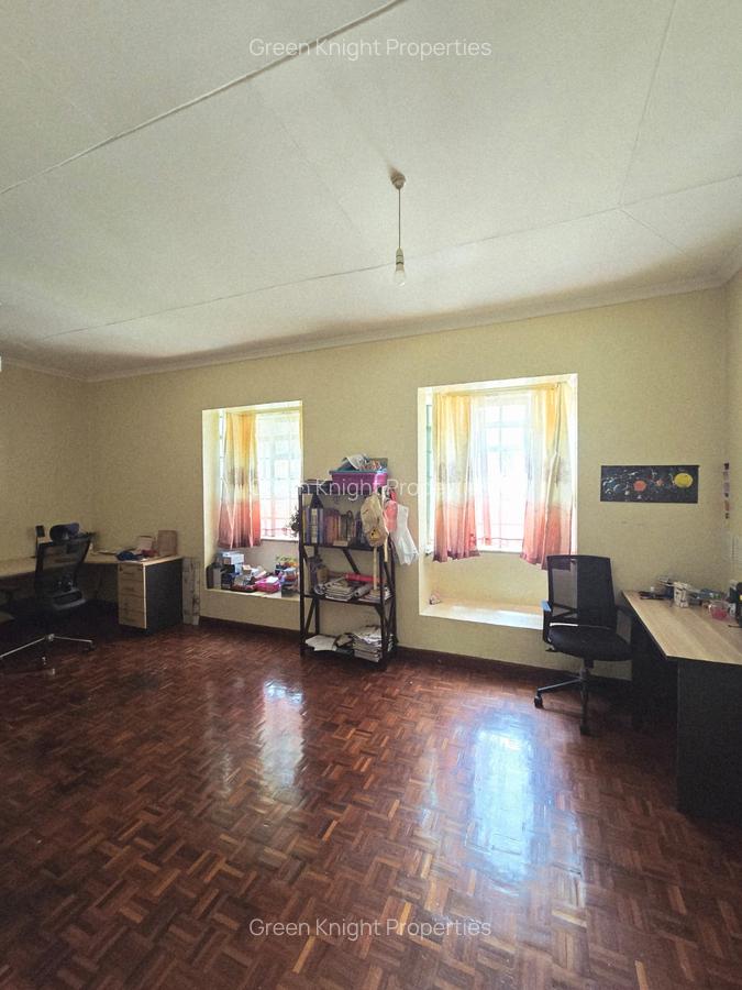 4 Bed Townhouse with En Suite in Spring Valley - 11