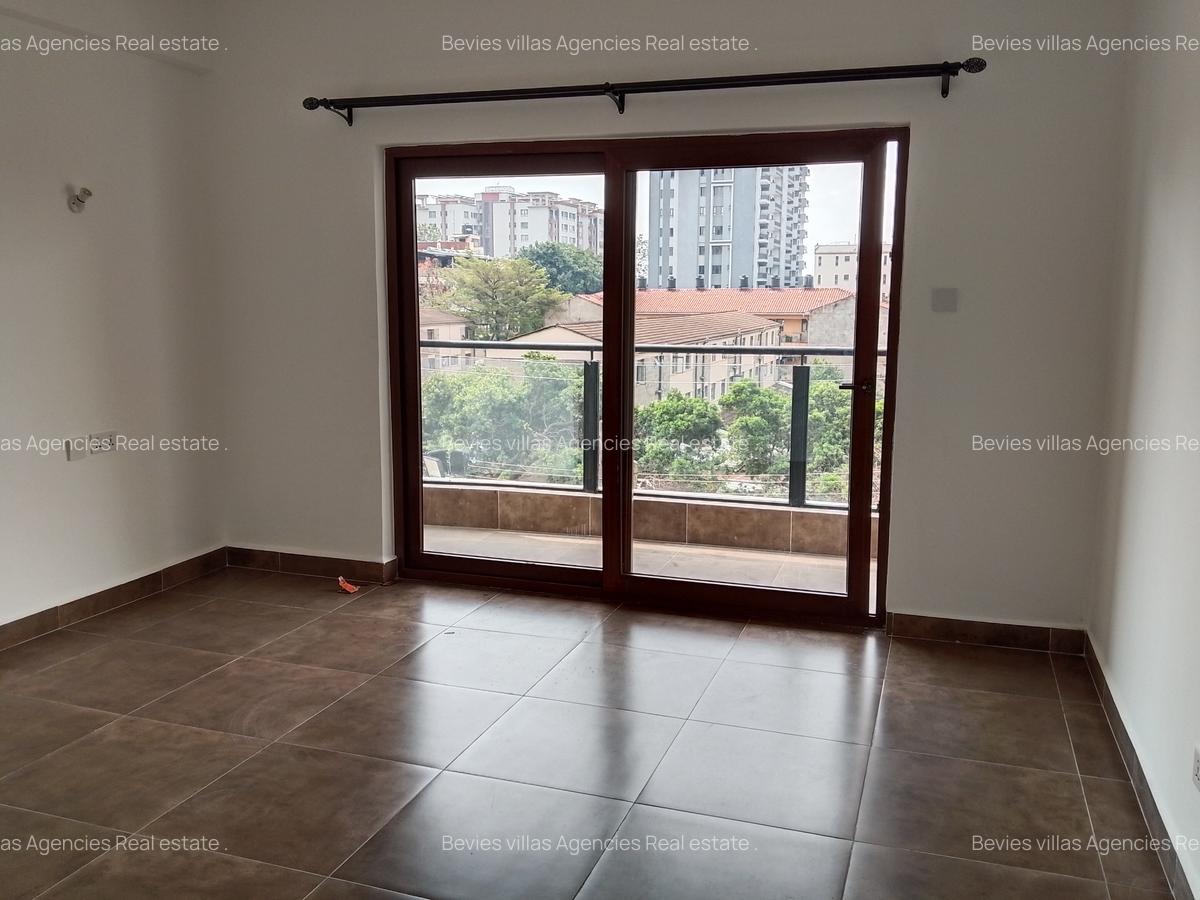 3 Bed Apartment with En Suite at Parklands - 1