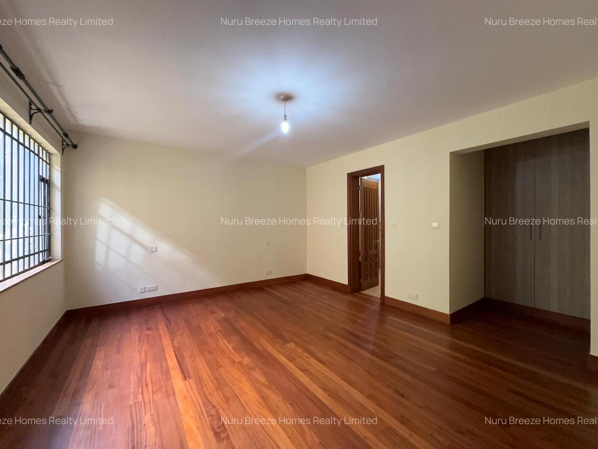5 Bed Townhouse with En Suite in Lavington - 14