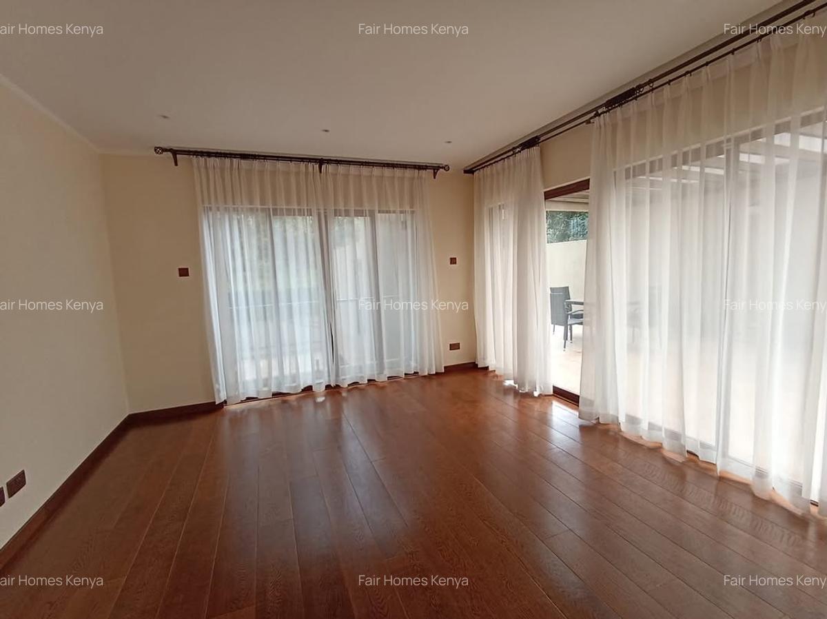 5 Bed Townhouse with En Suite at Convent Drive - 7