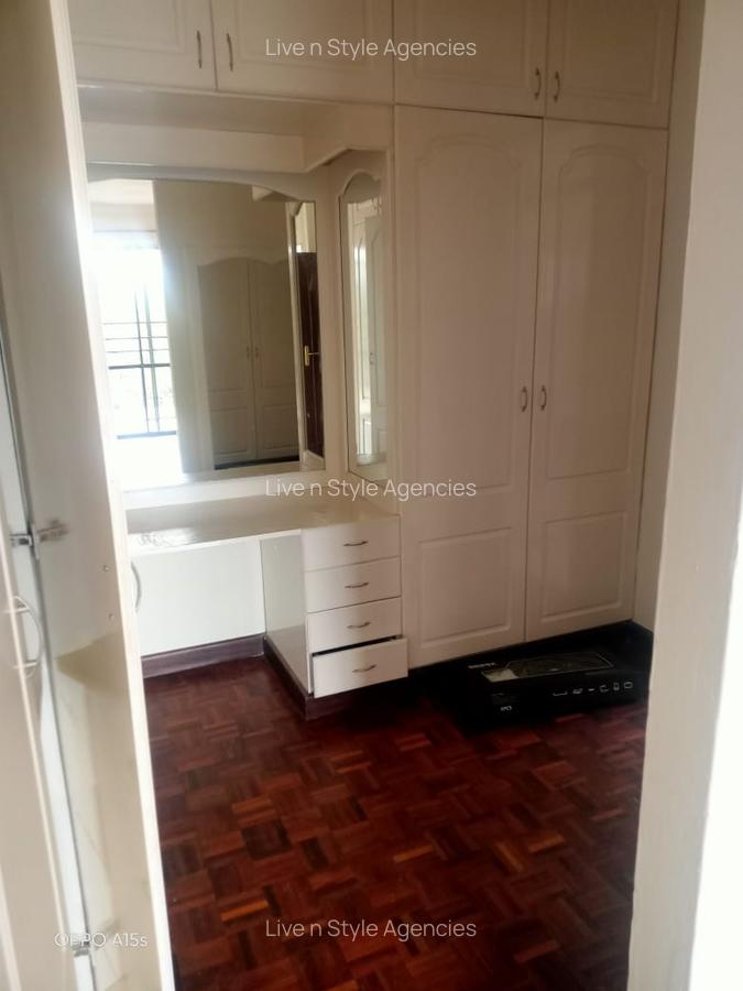 4 Bed House with En Suite in Runda - 10