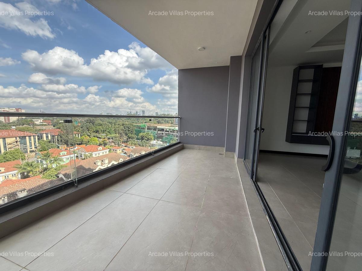3 Bed Apartment with En Suite in Riverside - 3