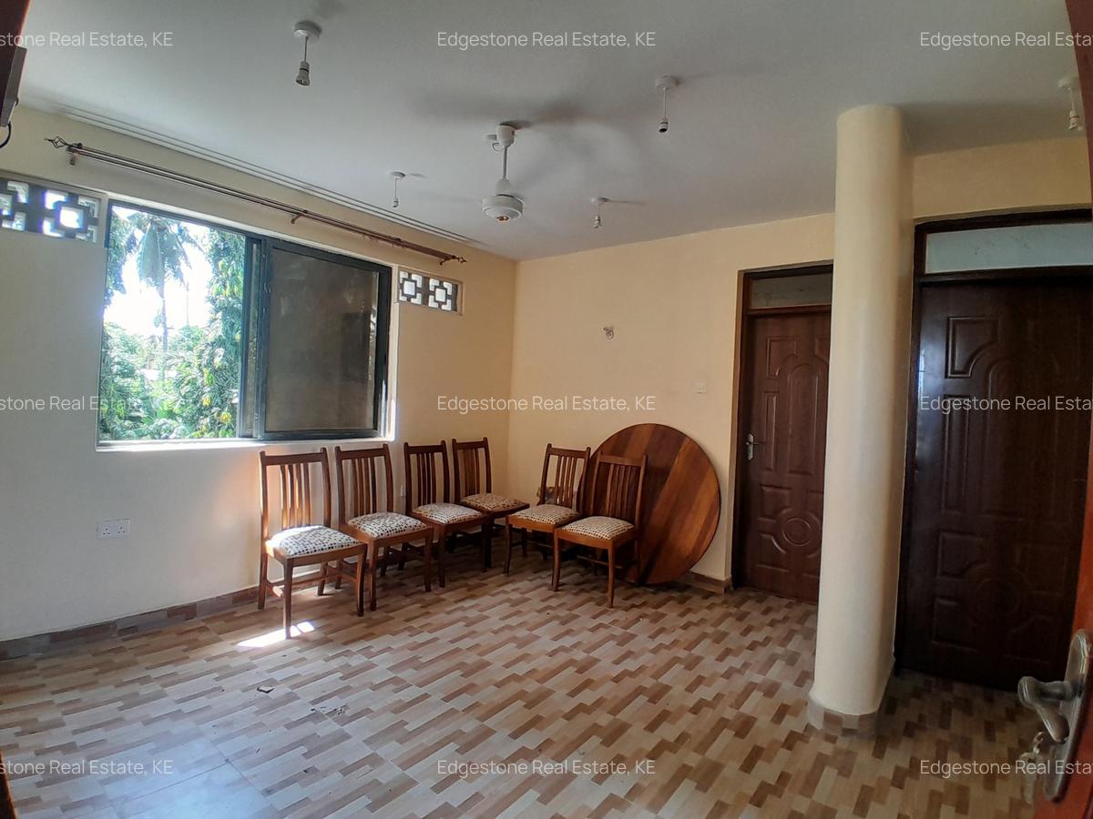 2 Bed Apartment with En Suite in Shanzu - 11