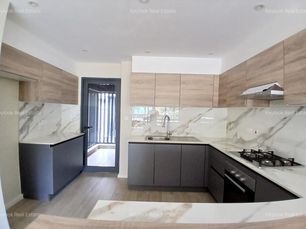 2 Bed Apartment with En Suite at Riverside Drive Gardens - 10