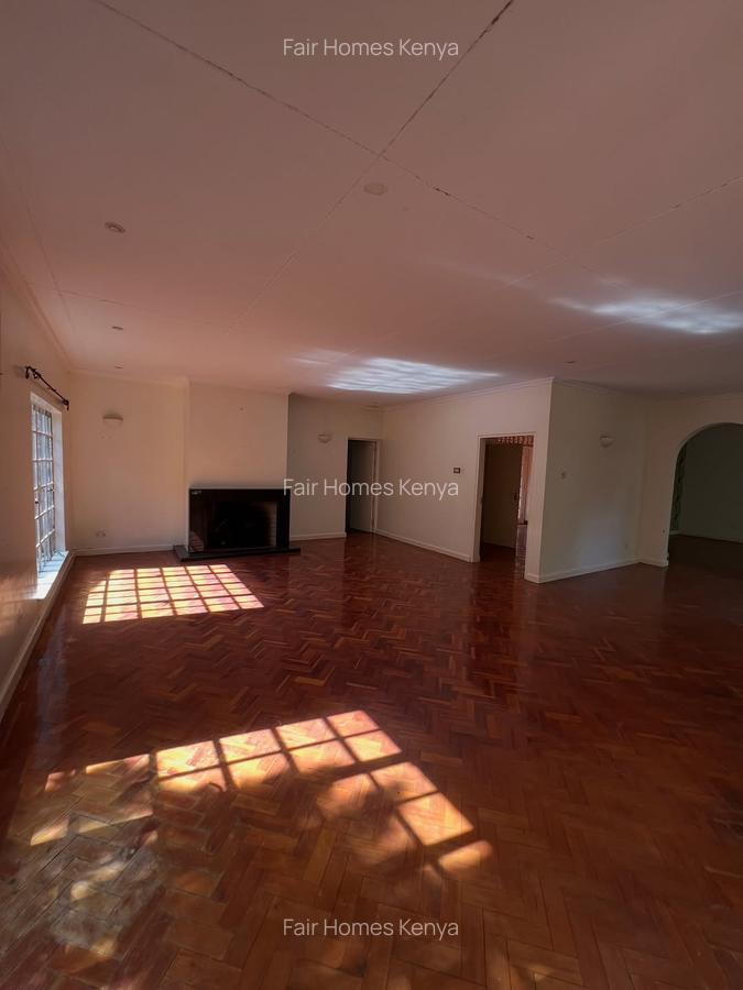 4 Bed House with En Suite at Lavington Green - 2