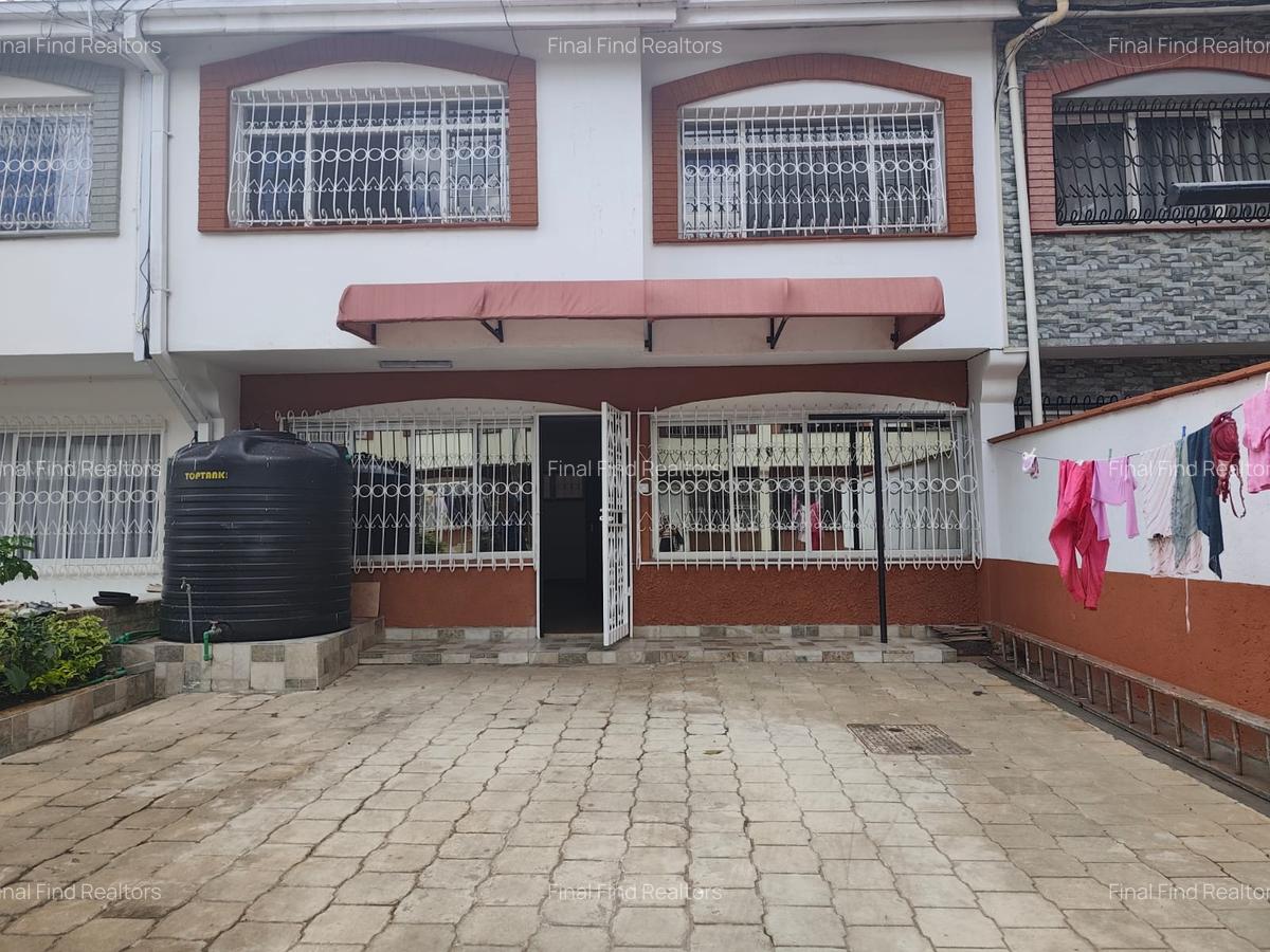 3 Bed Townhouse with En Suite in Brookside - 1