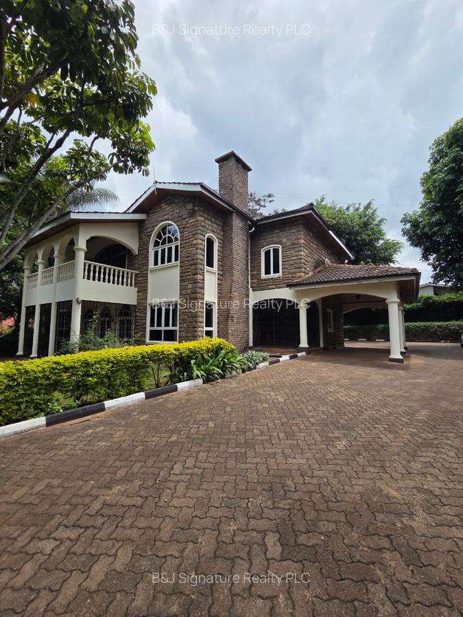 4 Bed Townhouse with En Suite in Hill View - 1