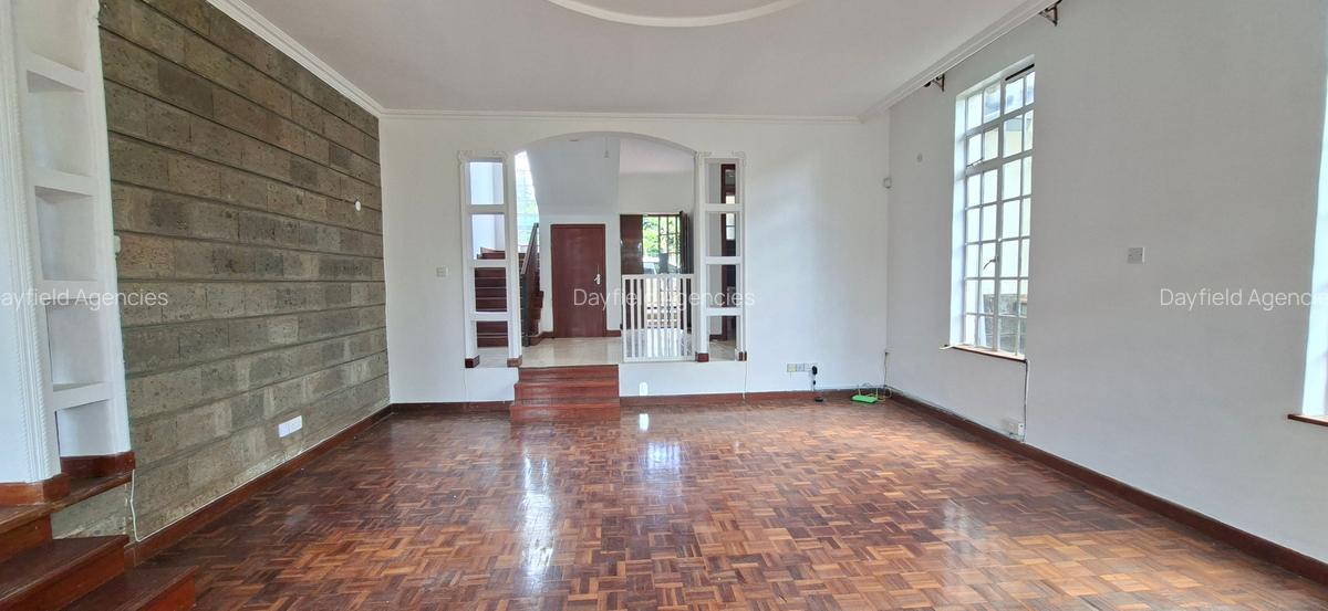 4 Bed House with En Suite at Nyari - 3