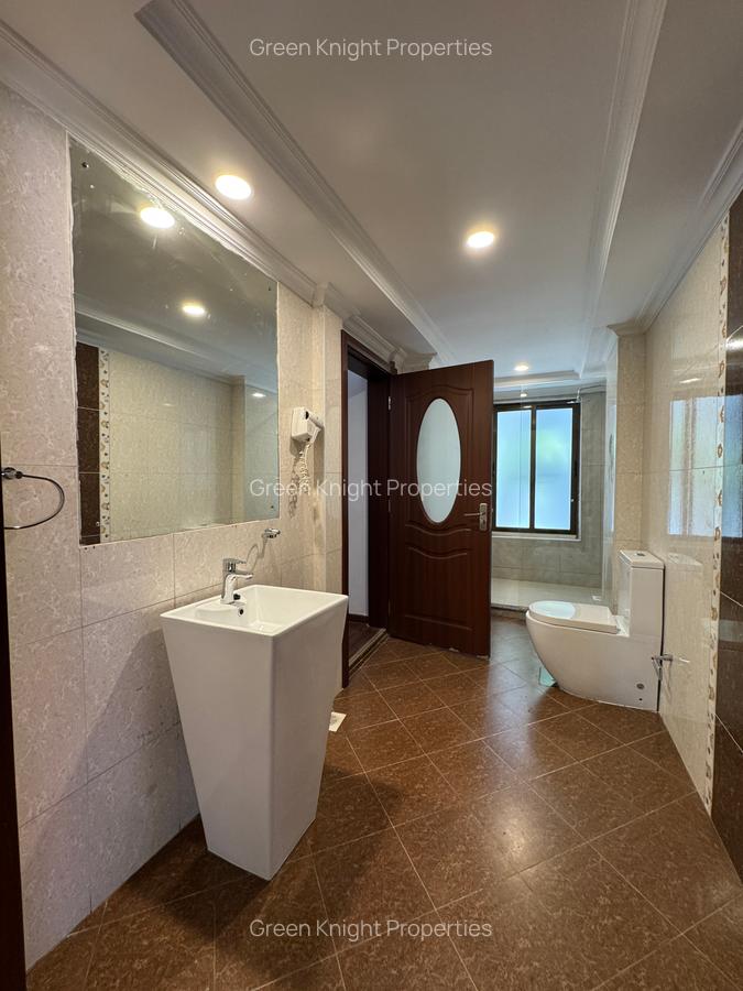 Serviced 2 Bed Apartment with En Suite in Ngong Road - 4