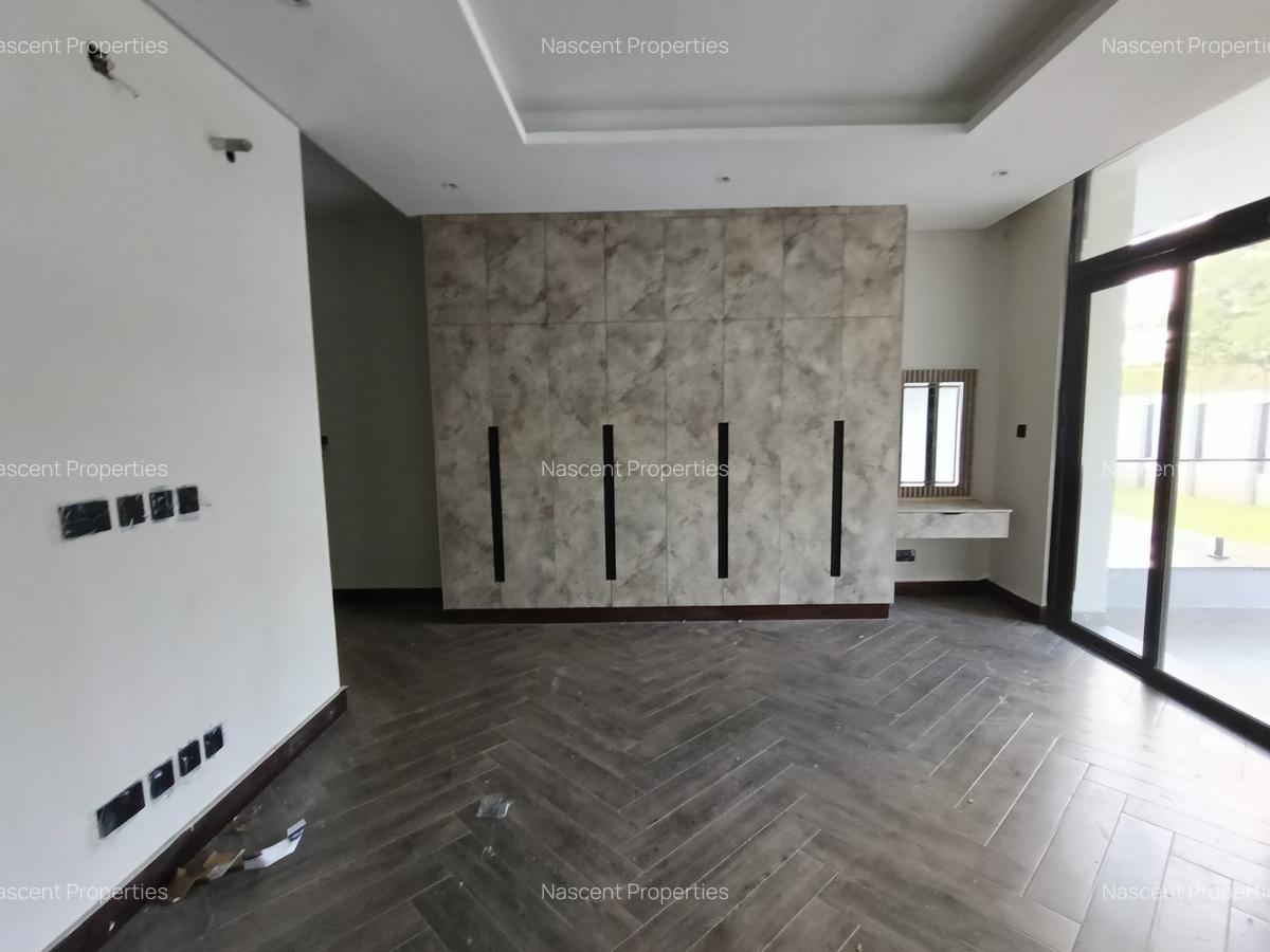 5 Bed House with En Suite in Nyari - 13