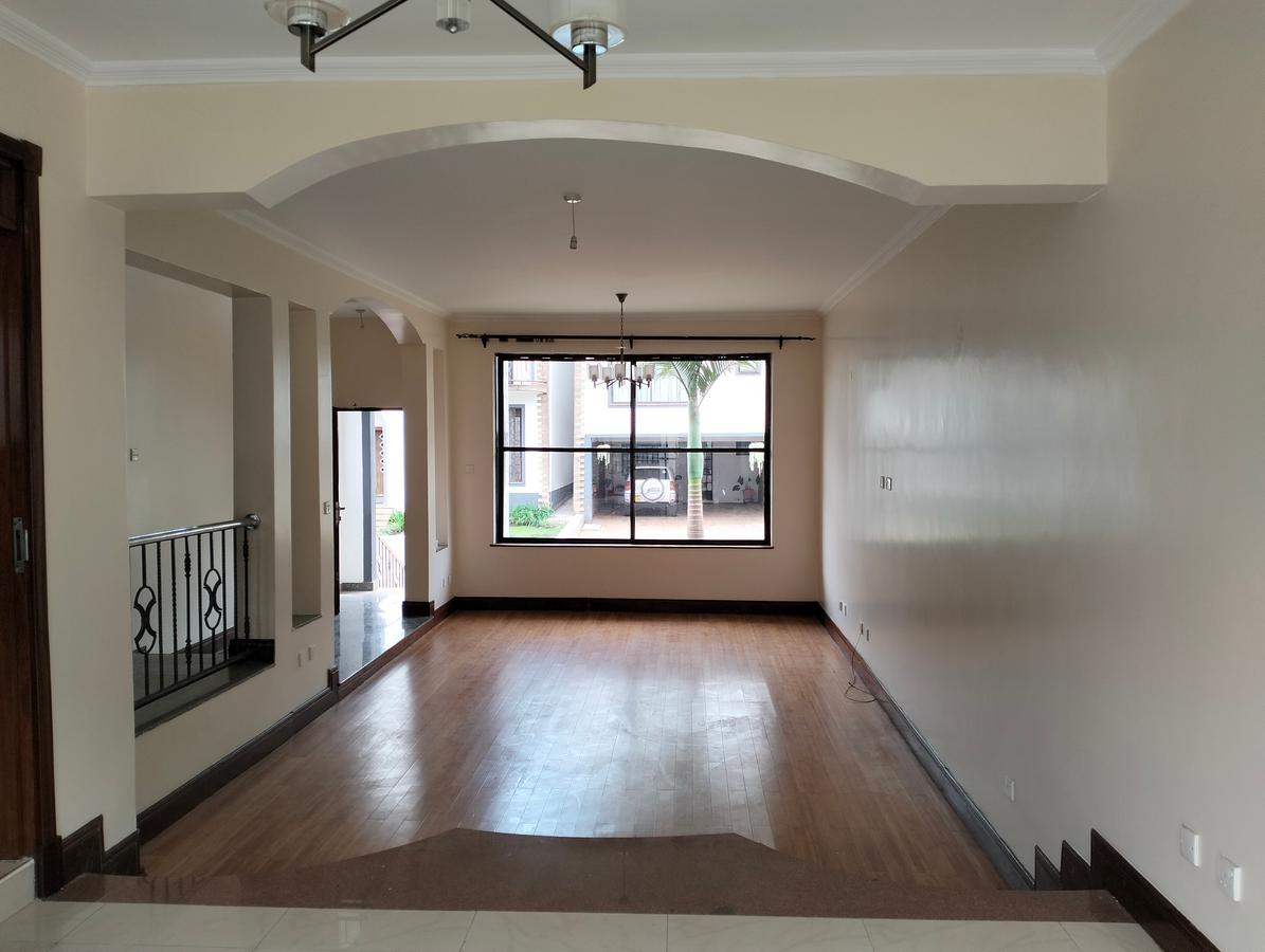 5 Bed Townhouse with En Suite in Westlands Area - 8