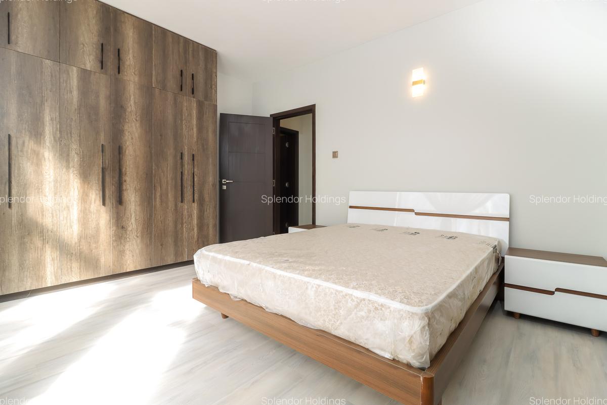 3 Bed Apartment with En Suite in Riverside - 10