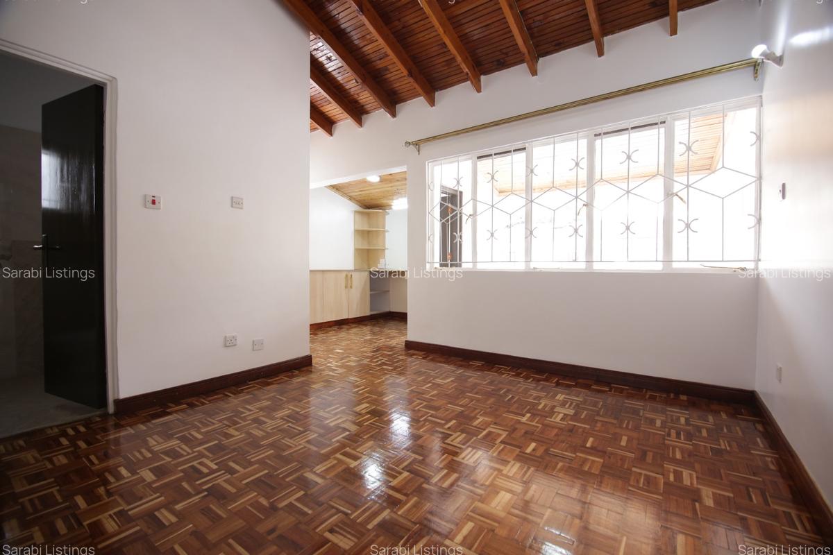 4 Bed Townhouse with En Suite in Lavington - 11
