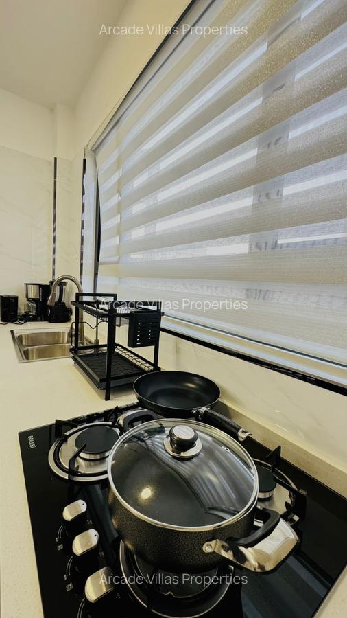 Serviced 1 Bed Apartment with En Suite in Lavington - 16